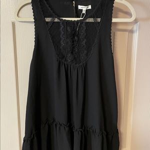 lace detail black tank top